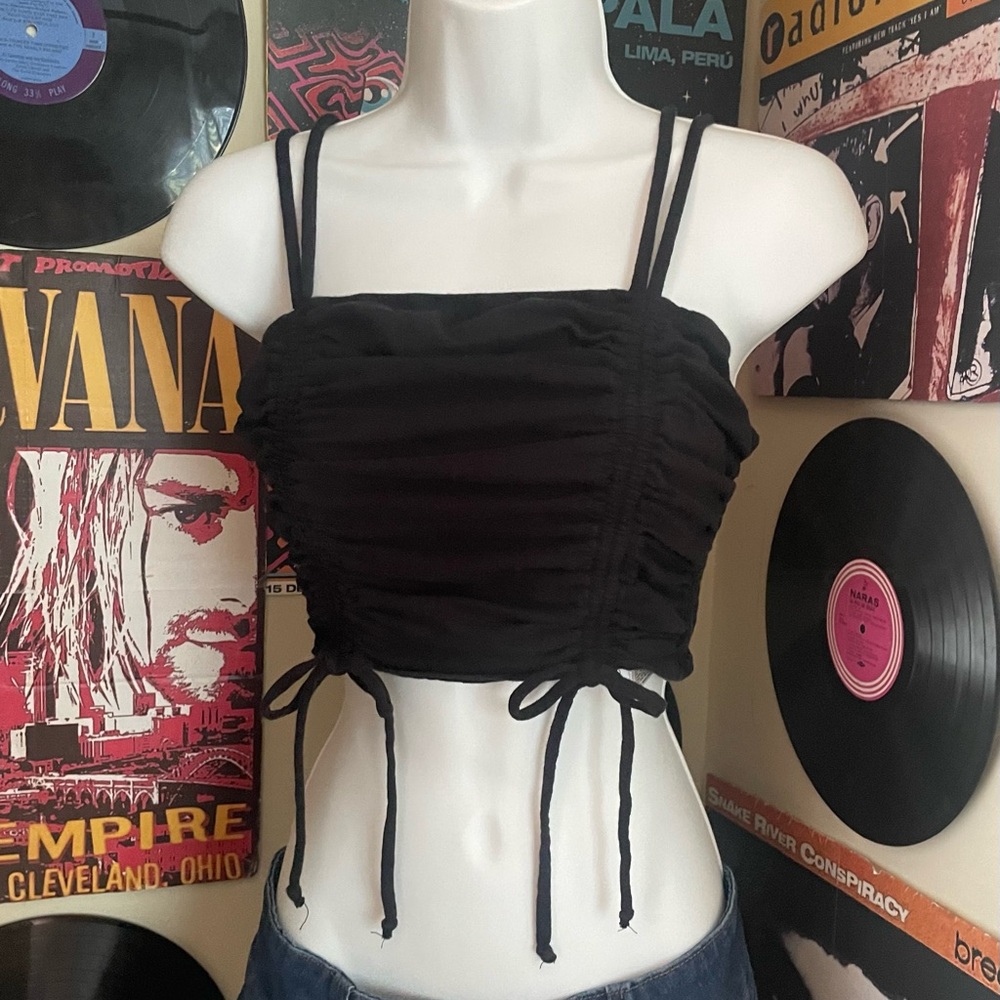 Wild Fable medium ruffled bow strappy cropped top